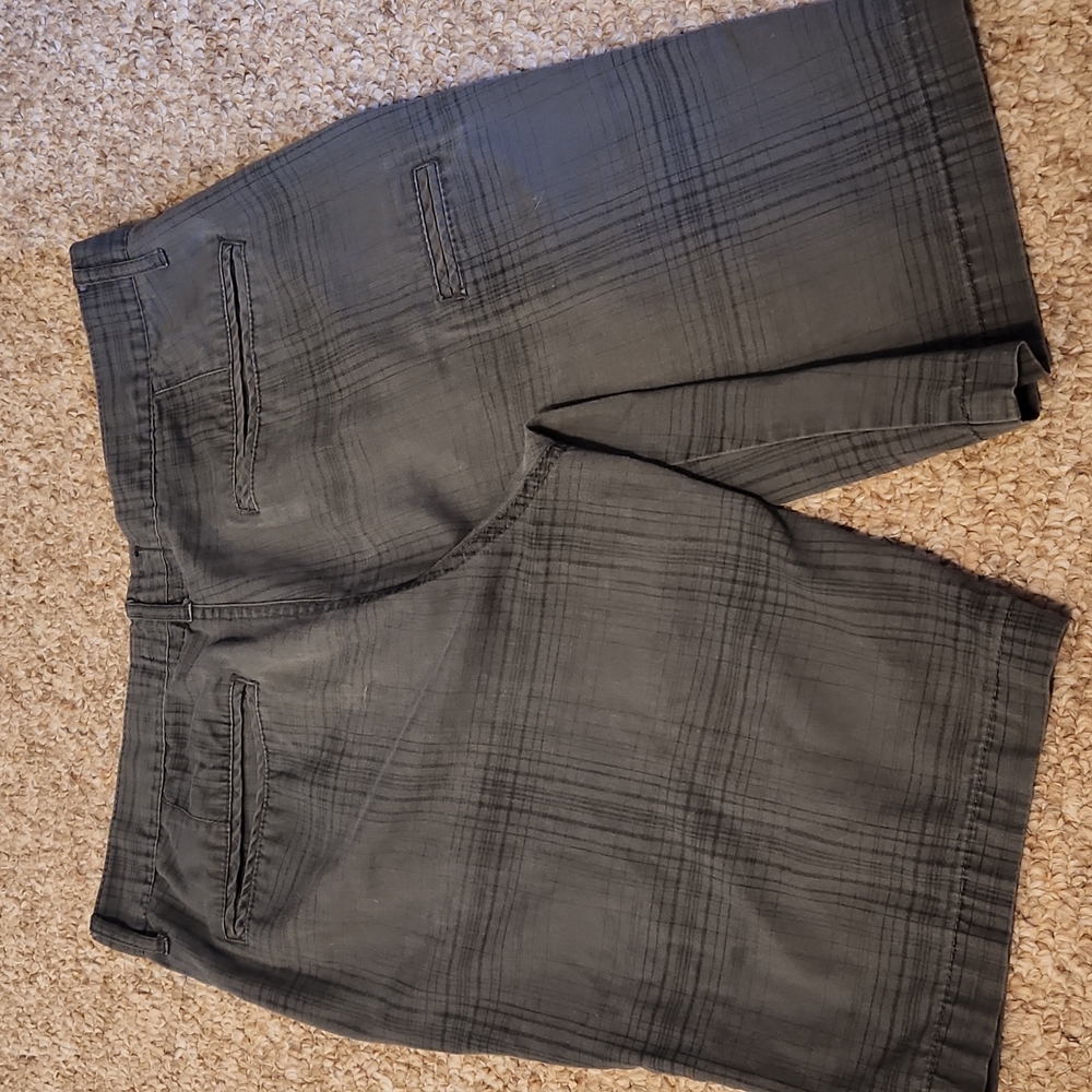 Griffith Shorts - Picture 3 of 4